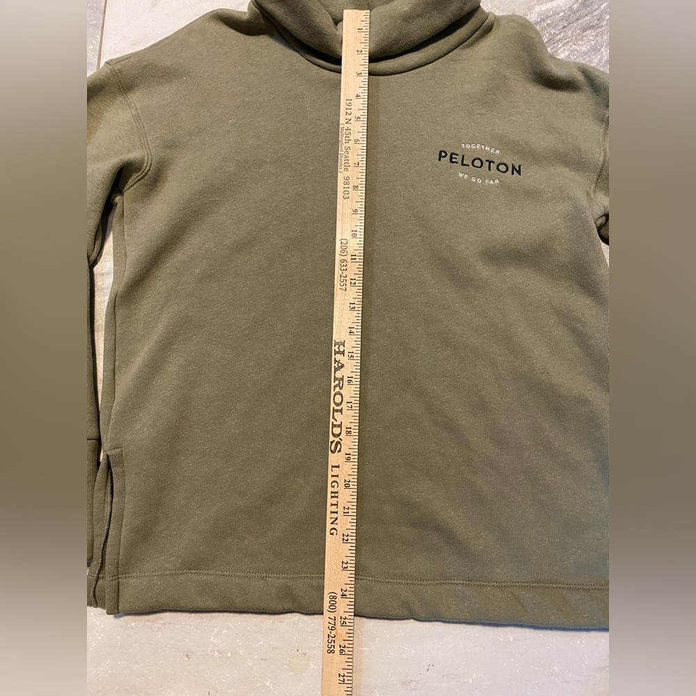 Peloton Sweatshirt Green Together We Go Far Womens Small Turtleneck Cowl Neck - Picture 6 of 9